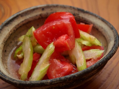 甘～い新玉ねぎドレッシング！トマトとセロリのマリネ